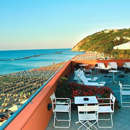 Giovanna Regina Hotel Gabicce Mare Exterior photo