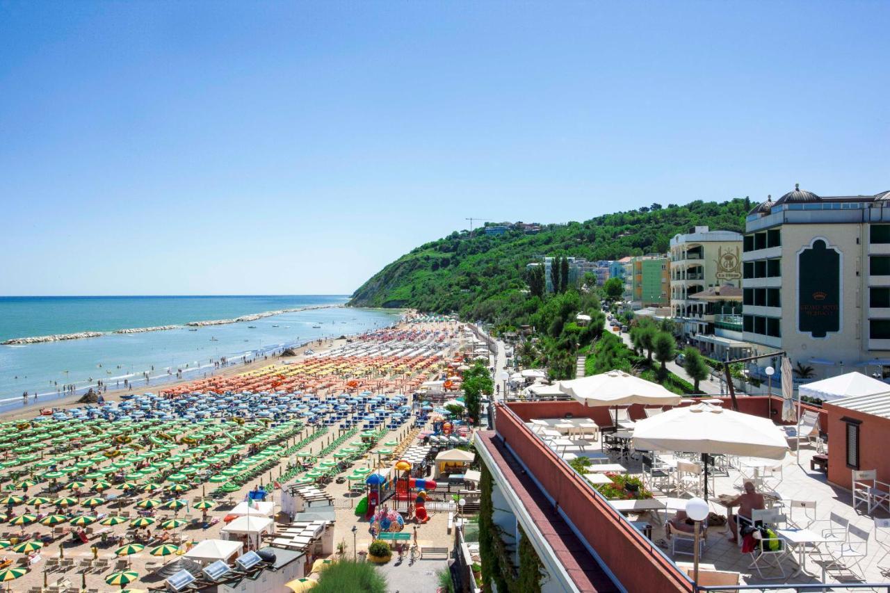 Giovanna Regina Hotel Gabicce Mare Exterior photo