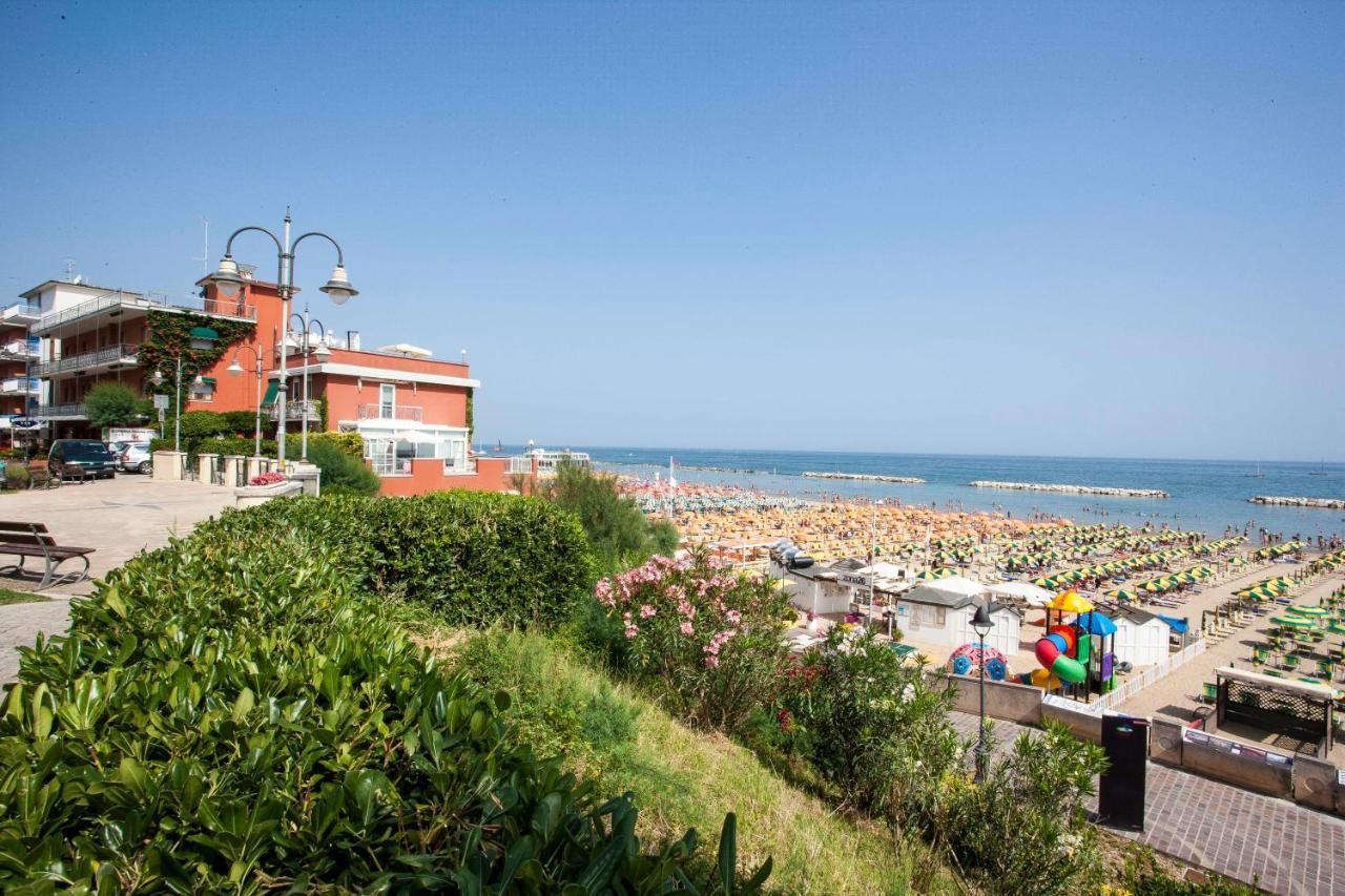 Giovanna Regina Hotel Gabicce Mare Exterior photo